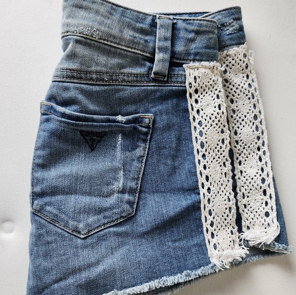 Guess Short Shorts - Picture 2 of 4